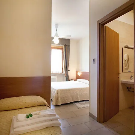 Отель Lo Scoiattolo Piedmont Bike Пралормо